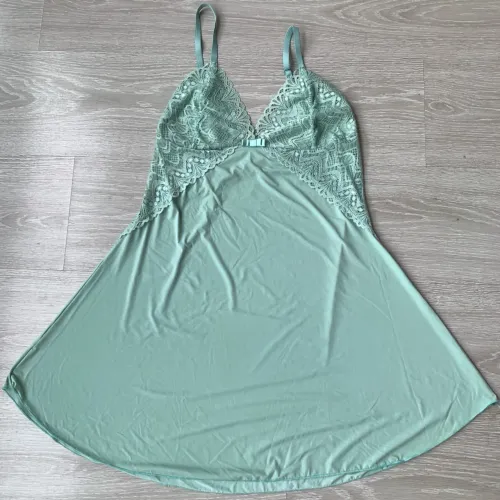Camisola Feminina Delicada com Renda