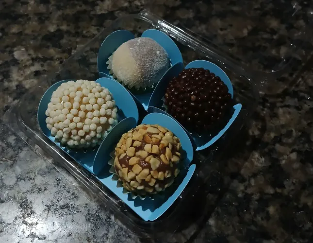 BRIGADEIROS E BOLOS DE POTE!!!