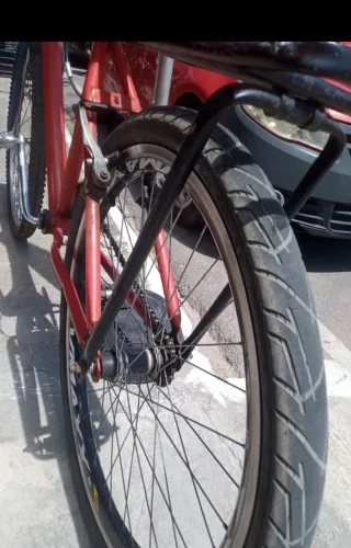 Vende-se uma bicicleta 