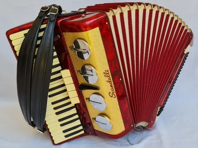 Acordeon 120 Baixos Scandalli Maestrina já Eletrificada