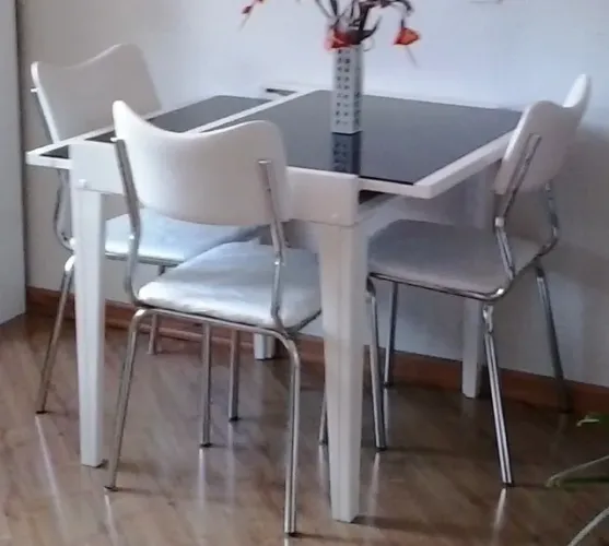 Mesa extensível madeira maciça e tampo de vidro 60 a 1,35 x 80