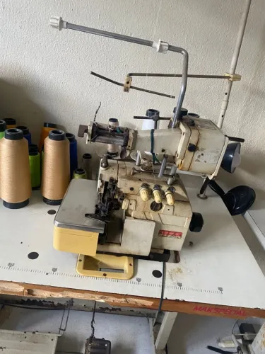 Máquina de costura industrial 