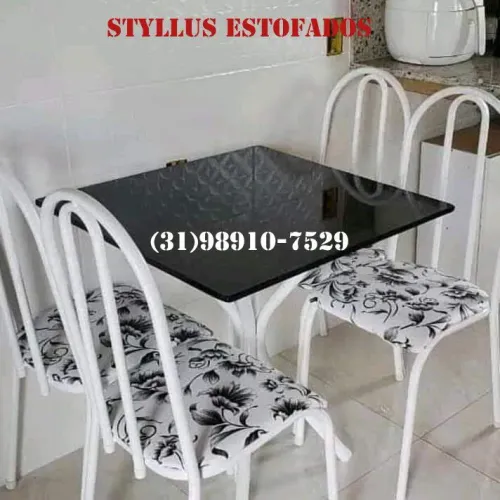 Mesa tubular de 4 cadeiras 