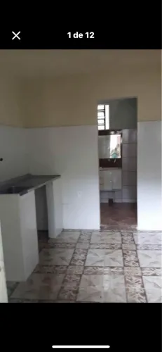 Kitnet grande rua asfaltada baixo vai falta água