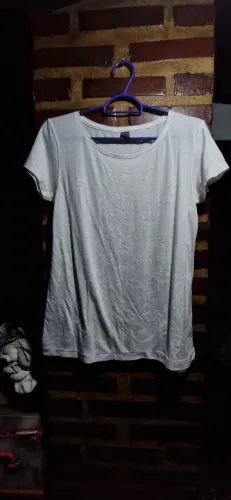 Blusa branca com estampa floral farm tam p