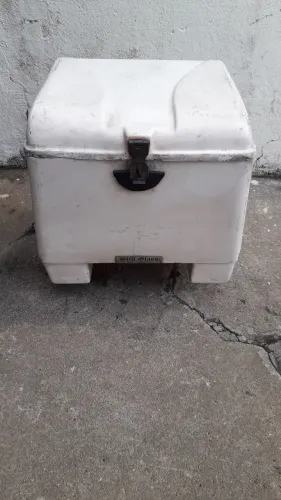 Bagageiro de moto em fibra