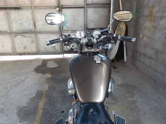 A moto esta parada