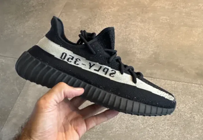 Yeezy 350 V2 Oreo - 43