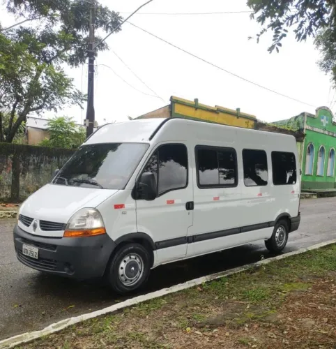 Frete de van 16 lugares e uma Doblô 7 lugares 