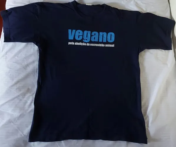Camiseta Vegano Azul e camiseta bandeira do Brasil 3dTamanho M