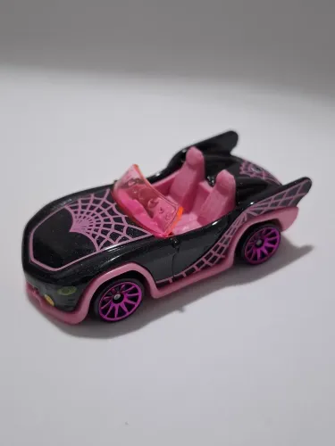 Hotwheels temático Monster High Ghoul Mobile