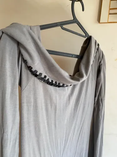 Vestido longo cinza