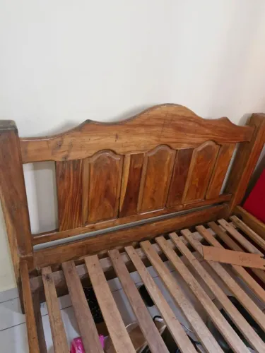 Cama de casal madeira cerejeira 