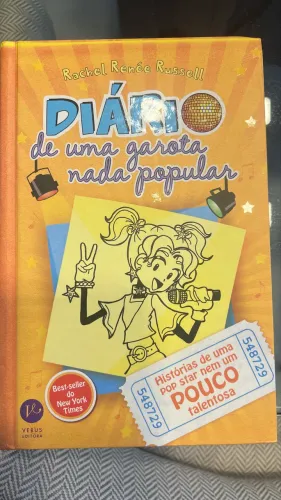 Livro Diário de uma garota nada popular