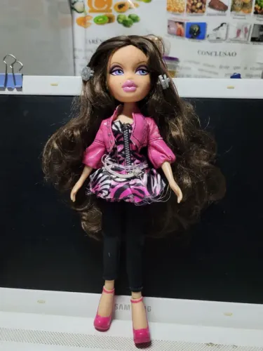 Boneca Bratz - Twins Fitth Edition Fhoebe 2010