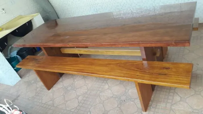 Mesa de Jantar com Banco em Madeira Maciça