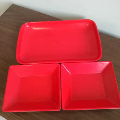 Conjunto de 3 Pratos Vermelhos, novo