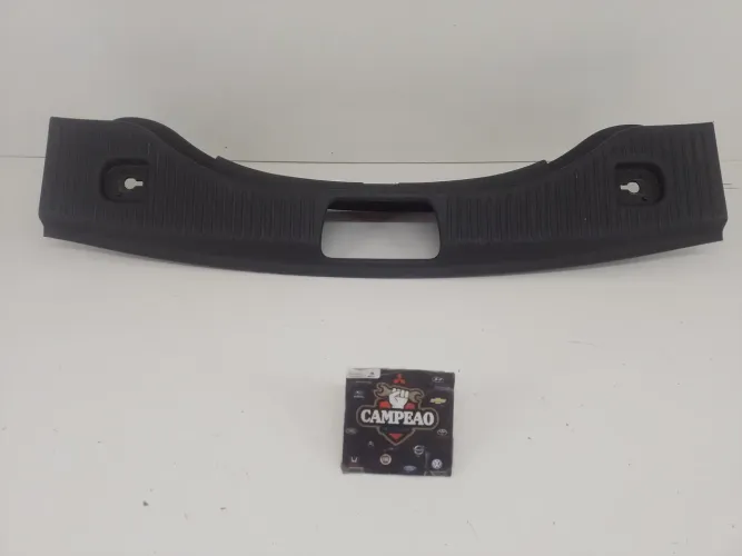 Moldura Porta Malas Chevrolet Tracker 2014