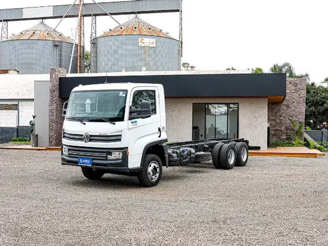 Volkswagen 13.180 6x2 2022 