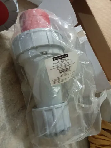 Plugue Móvel<br><br>56255/043<br><br>Plugue Móvel 3P+T/Plug 3P+E<br><br>63A 6H 380-415V-IP67plug
