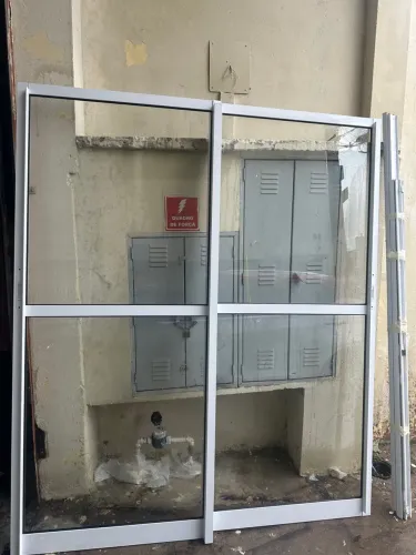Porta balcão divisão branca