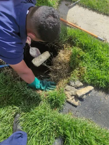 Desentupimento e limpeza de fossas