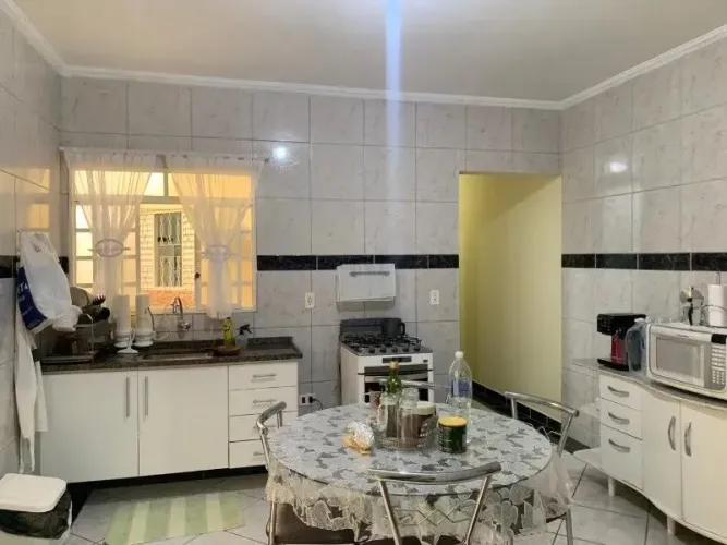 Casa térrea à venda no São Judas Tadeu, em Sorocaba-SP.