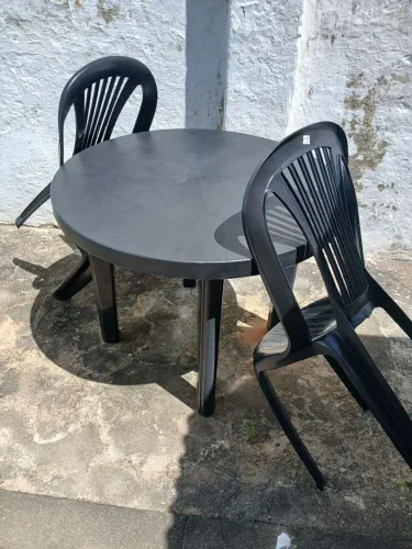 Vendo jogo mesa e cadeira