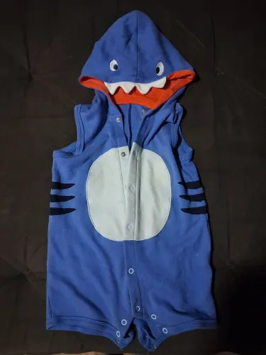 Roupa / fantasia tubarão para bebe 6 a 9 meses