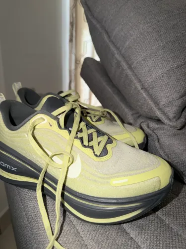 NIKE VOMERO PLUS FEMININO