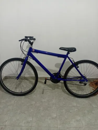 Bicicleta aro 26 (1 ano de uso)