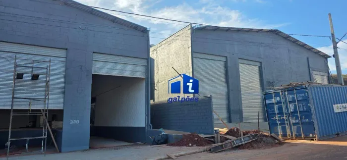 Galpão com 828 m² em Pouso Alegre - MG