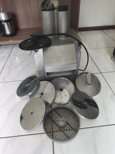 Processador Robot Coupe CL50 Ultra + 7 laminas 