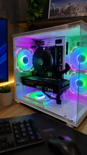 PC GAMER MONSTRO