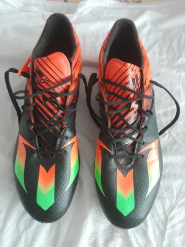Chuteira Adidas Messi 15.1  número 44/45