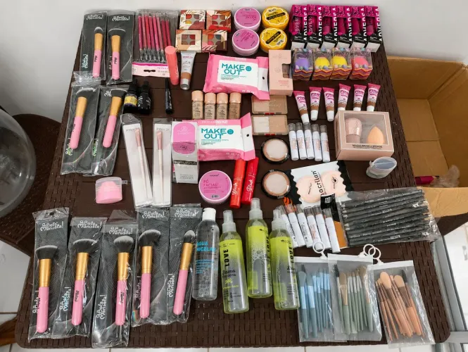 Kit de maquiagem - Lote completo.