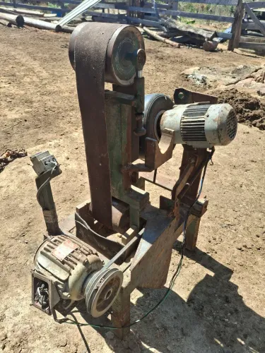 Lixadeira para cabos vassouras e tubos metalicos