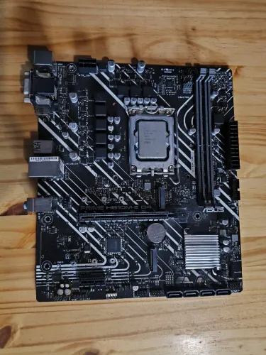 Kit placa mãe Asus LGA 1700+ i5 12400f