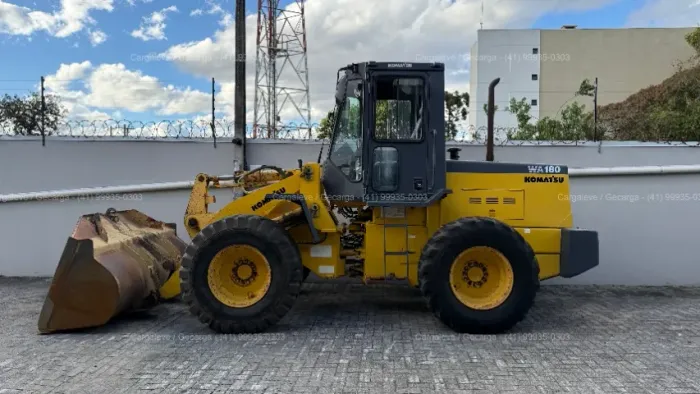 Pa Carregadeira Komatsu WA180 - 2006 - Otimo Estado c/ Ar condicionado