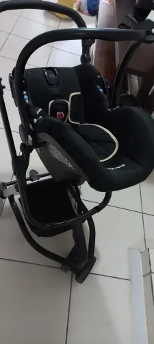 Carrinho com bebê conforto safety 1st, reforçado