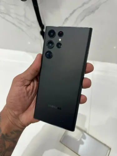 Troco s22 ultra novo em iphone em boas condições 