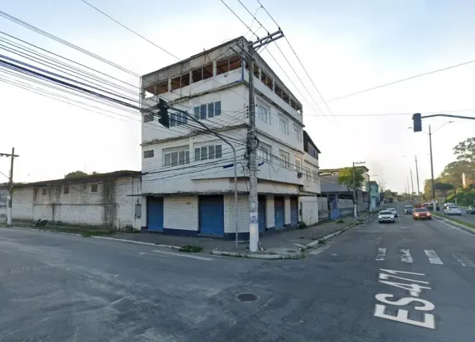 Imóvel de 3000m² de frente a Carlos Lindenberg