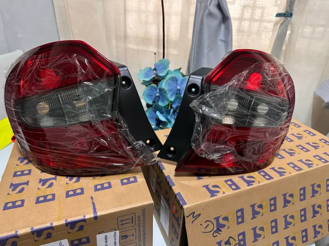Par lanternas Ford ka 