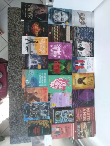 LIVROS: 25 CADA, ACEITO NEGOCIAÇÃO