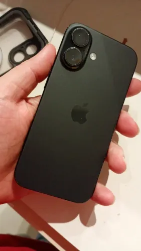 iPhone 16