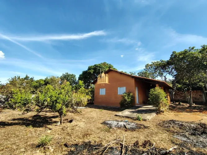 Chácara à Venda em Pedra Verde /Esmeraldas: 2.763m², Pomar e Poço Artesiano