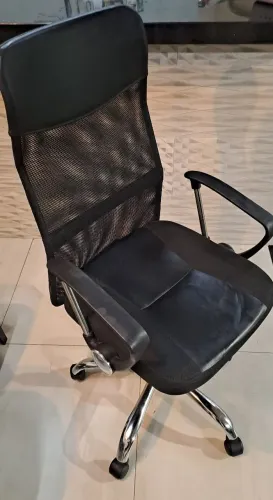 Cadeira Giratória Super Conservada 