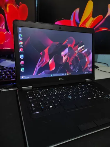 Notebook Dell corporativo I5, 8gb de ram, 256 de SSD, teclado iluminado - windows 11 pro 