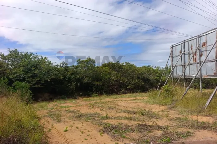 VENDE SE TERRENO DE FRENTE A ESCOLA A ESCOLA PROFISSIONALIZANTE JOSÉ RIBEIRO DAMASCENO