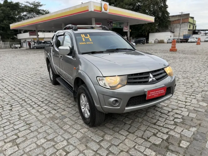 Mitsubishi L200 Triton HLS 2.4 Flex 16V CD Mec. 2014